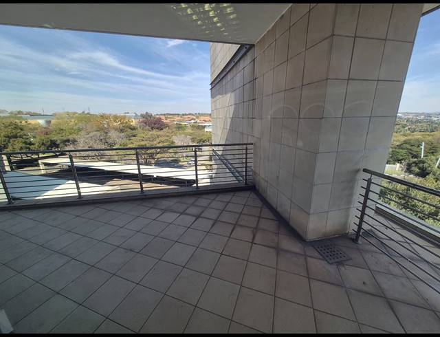 2,119M² OFFICE TO LET IN WOODMEAD